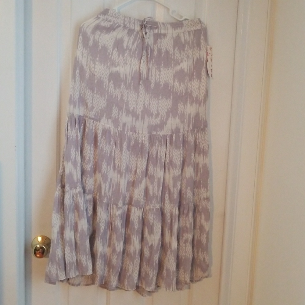 NWT Wild Pearl crepe skirt